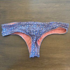Flattering bikini bottoms
